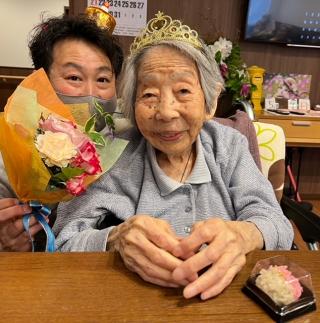 月お誕生日二人目はなんと100歳　1